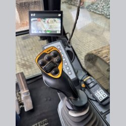Liebherr R926 G8 - Fyldt med udstyr